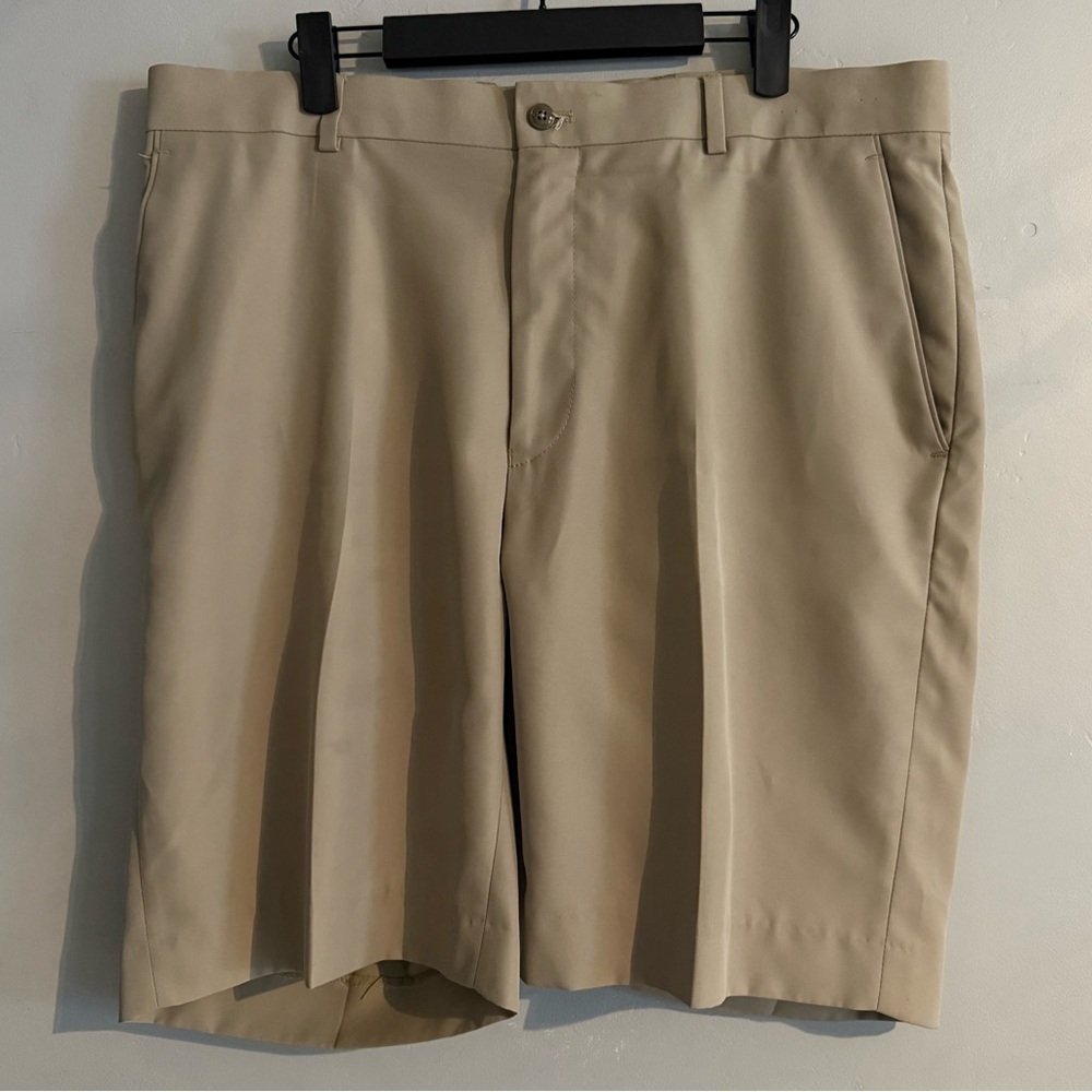 Louis Raphael Golf  Shorts Tan Khaki
